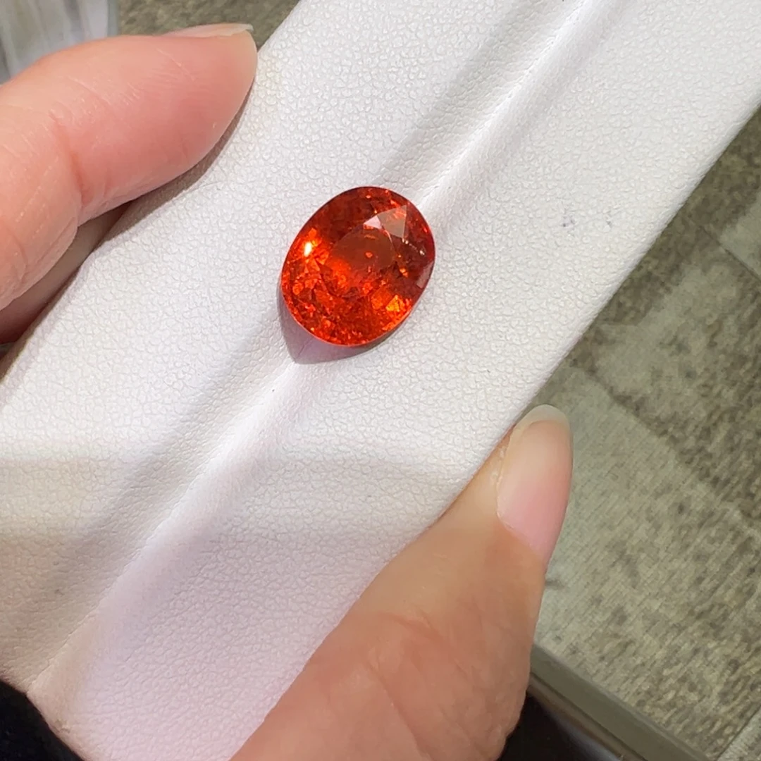 珠宝半成品未镶嵌石榴石（芬达石）9.75ct
