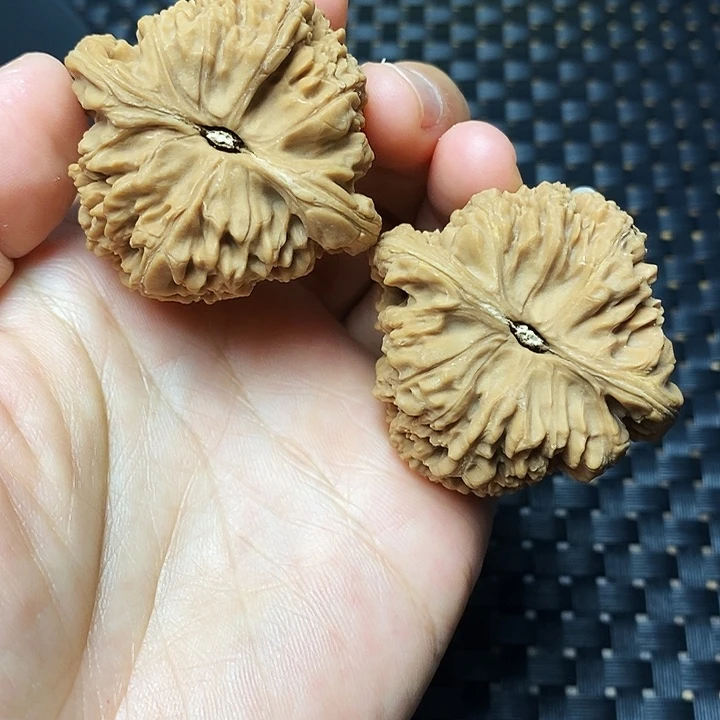 文玩核桃吊坠南疆石