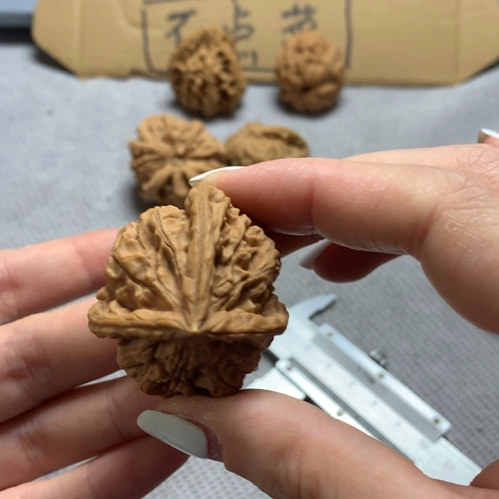 中***家文玩核桃吊坠异形单只