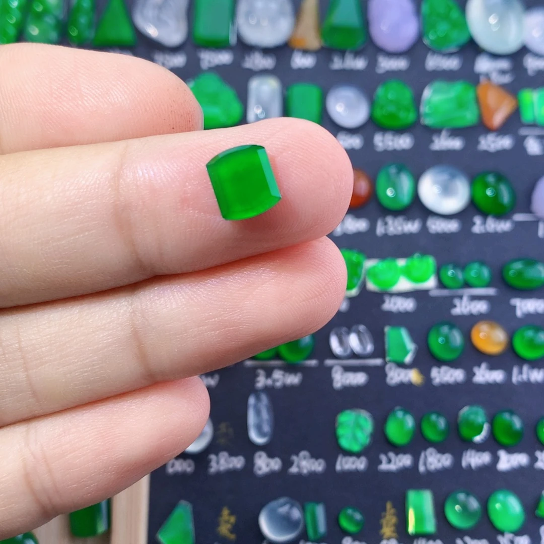 翡翠裸石天然翡翠玉石马鞍