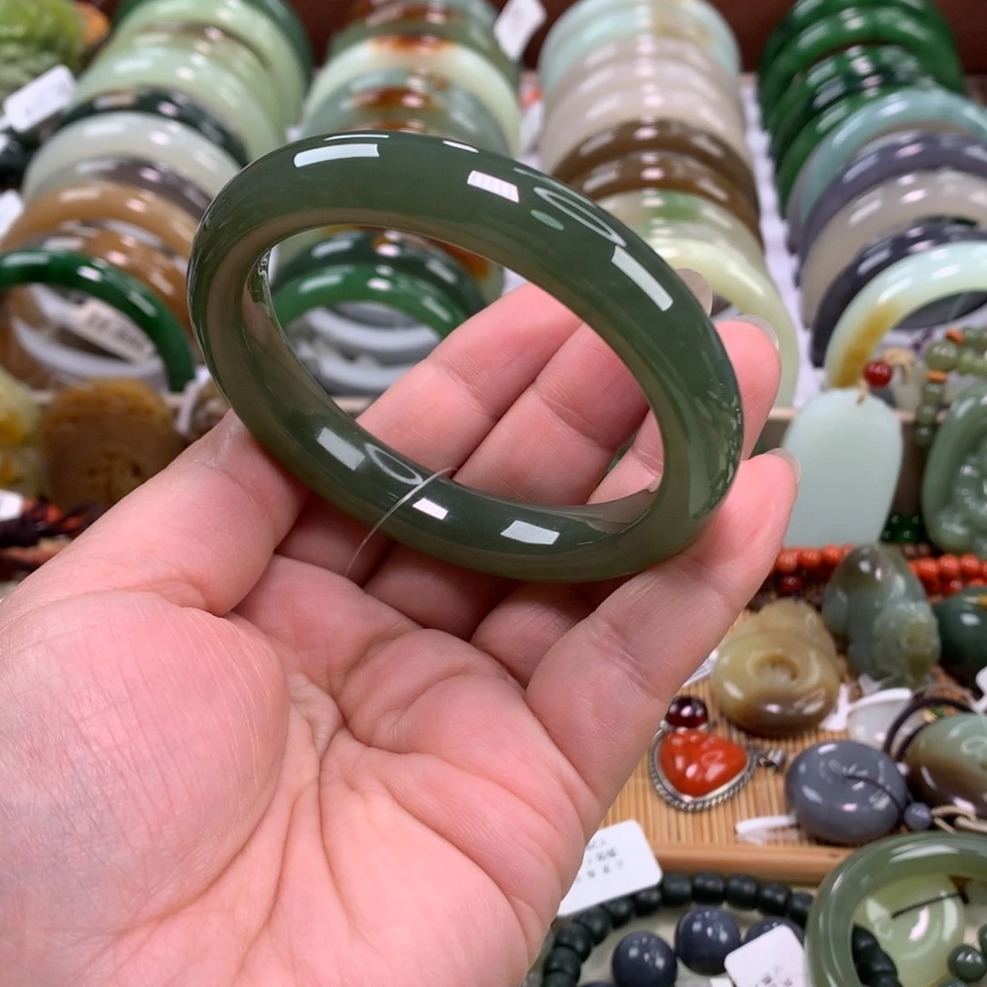 和田玉未镶嵌手镯57_58口径