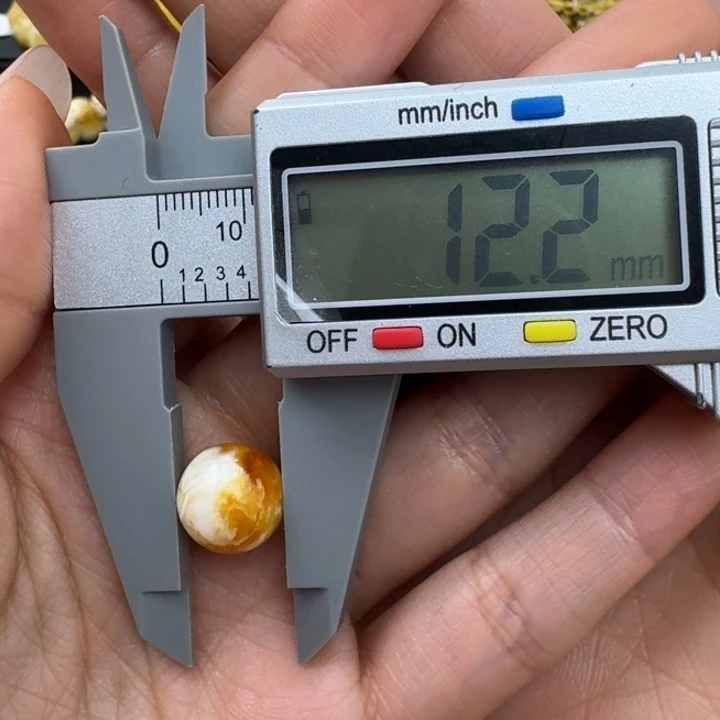 琥珀珠宝奇石未镶嵌沁色