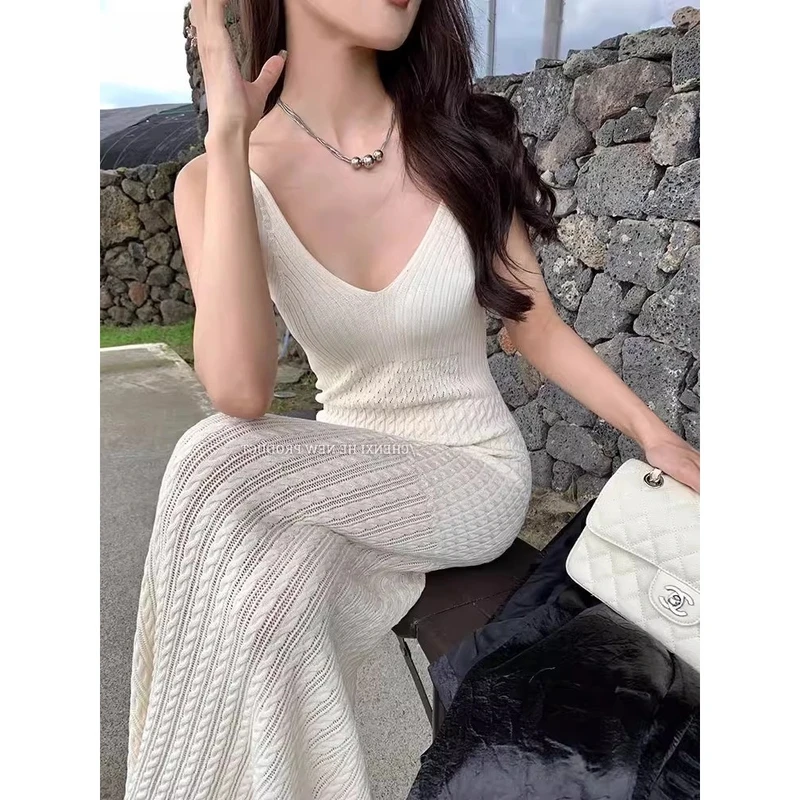 高级感镂空包臀吊带背心裙针织连衣裙吊带长裙女内搭修身显瘦钩花