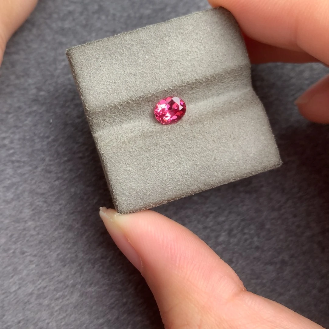 裸石尖晶石0.75ct莲花色马亨盖