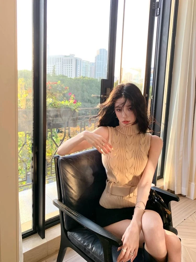 【超级时刻】秋冬新款复古绞花高领无袖针织衫配高腰半身裙两件套女