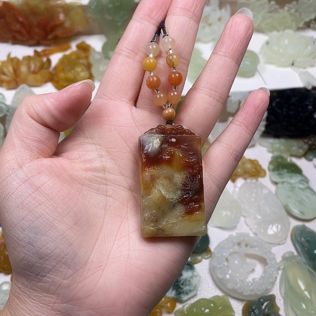 蛇纹石玉未镶嵌颈饰