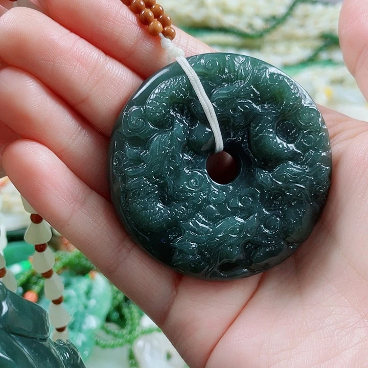 颈饰未镶嵌和田玉