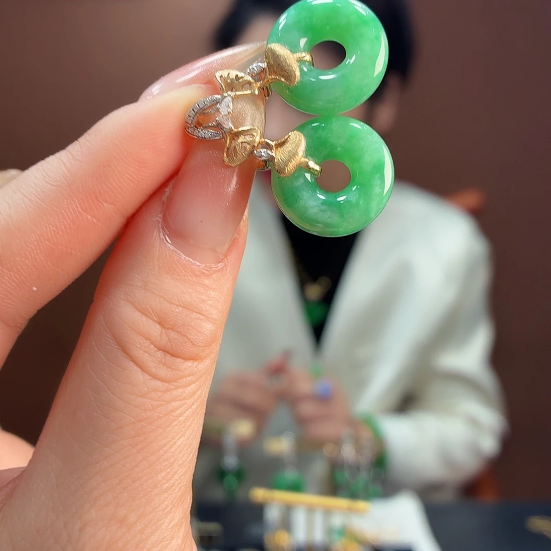 翡翠18K金镶嵌耳饰