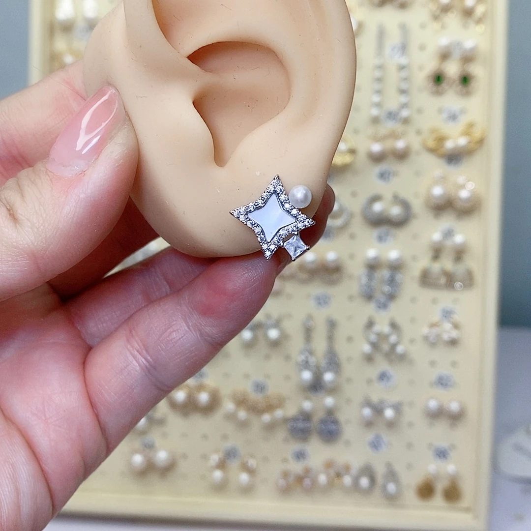 银S925镶嵌淡水珍珠耳饰