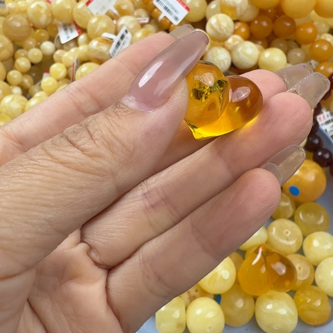 琥珀未镶嵌珠宝奇石