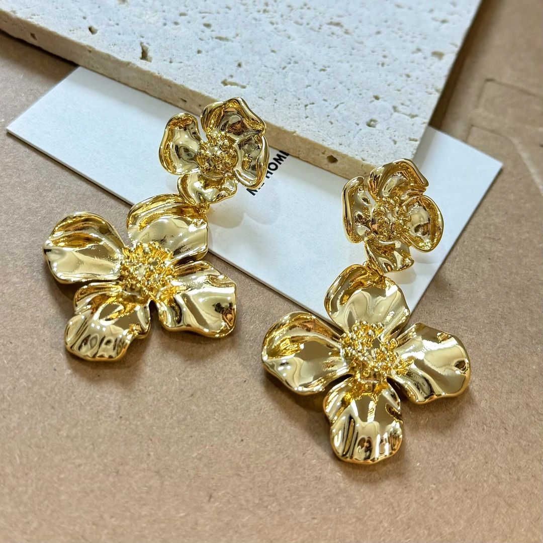 铜合金耳饰 r826高级感冷淡风夸张大气花朵耳环女复古设计感耳坠