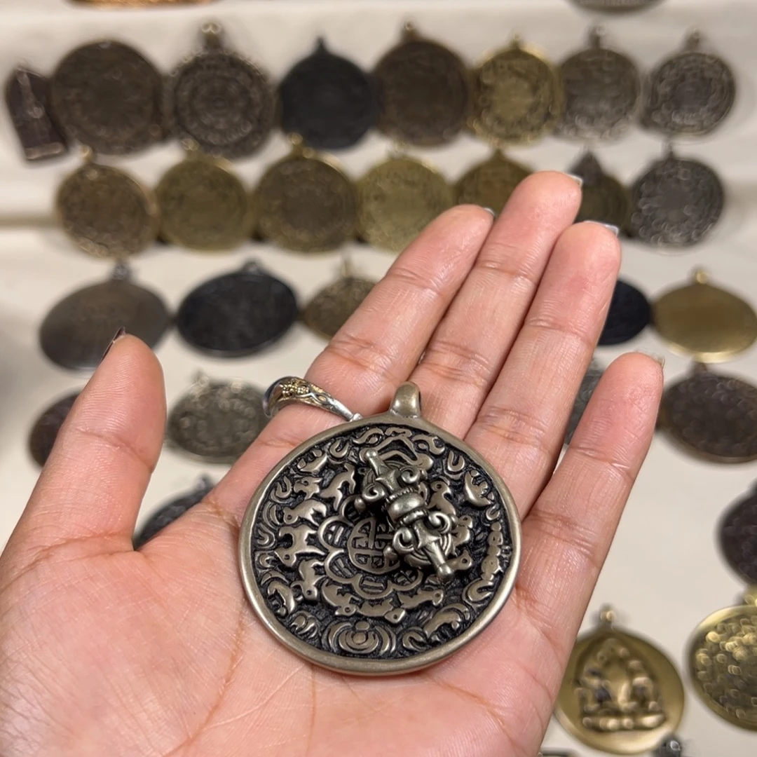 大***年九宫八卦配饰搭配脖挂黑色