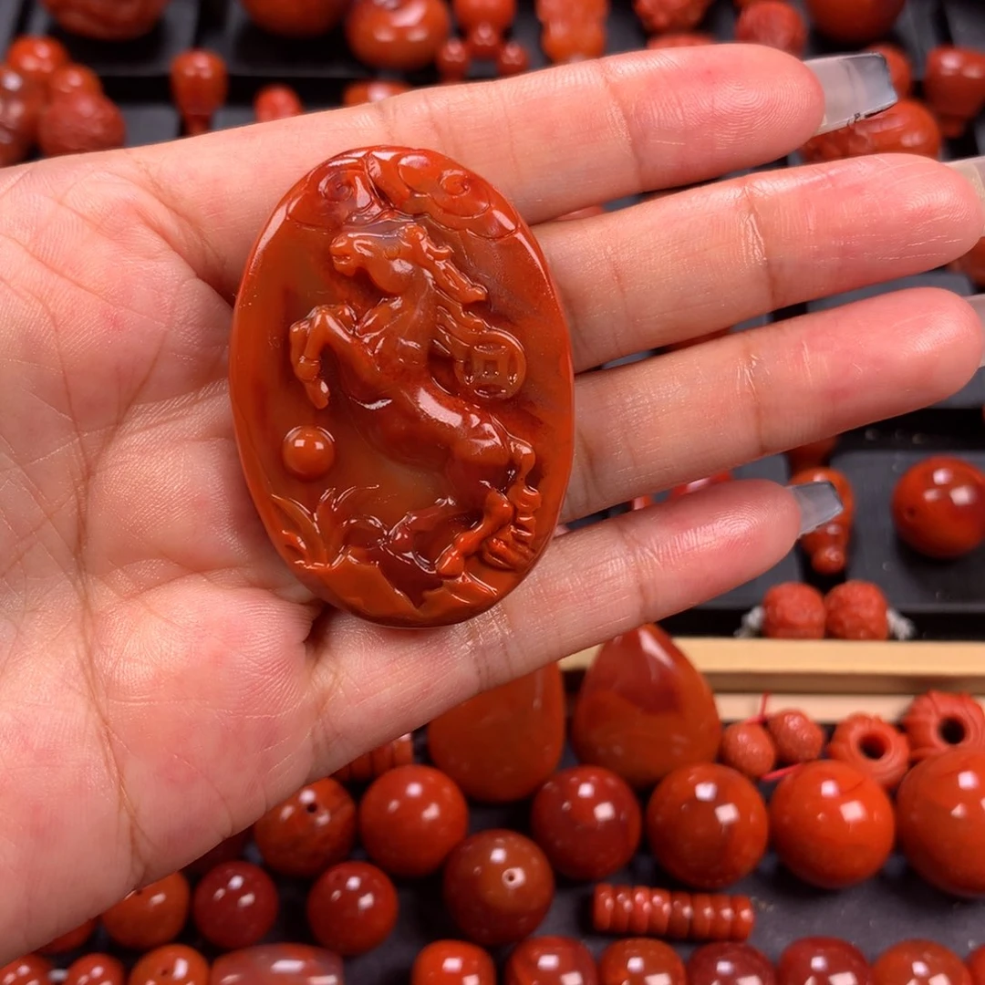 未镶嵌马上有钱吊坠南红玛瑙