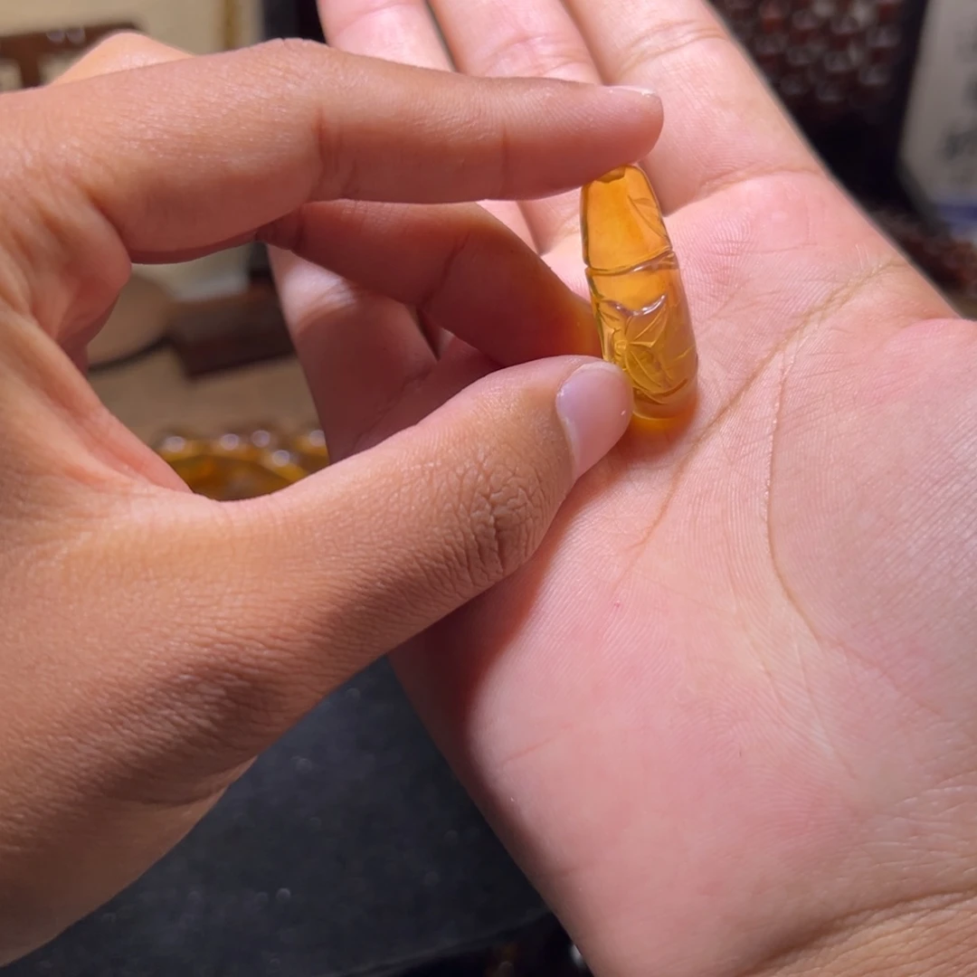 琥珀未镶嵌颈饰竹节