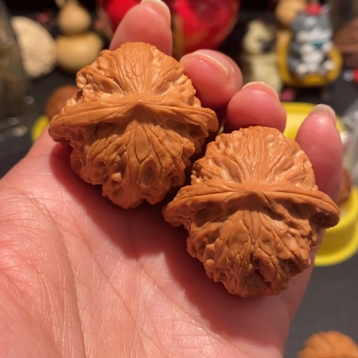 李*瓜文玩核桃40尺玄虎狮子头