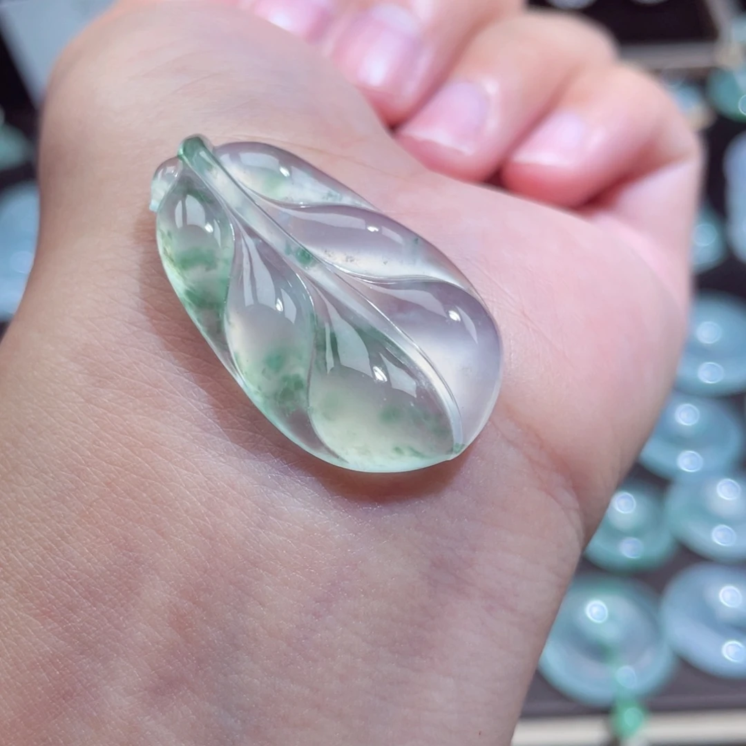 颈饰未镶嵌翡翠叶子