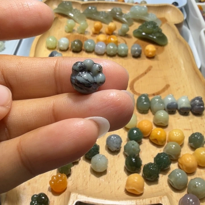 j***y未镶嵌和田玉珠宝半成品