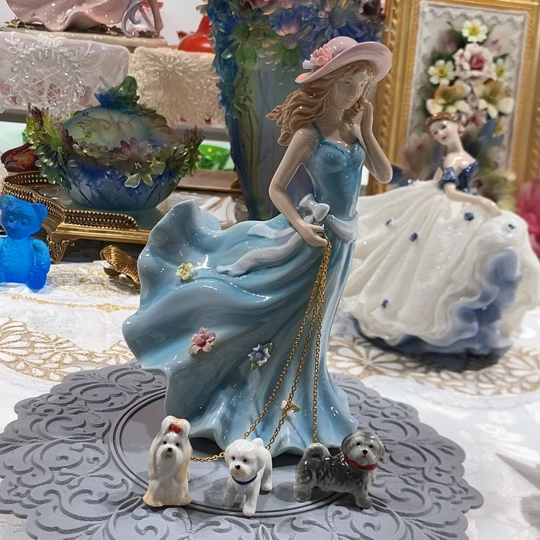 摆件0267骨瓷遛狗女孩摆件
