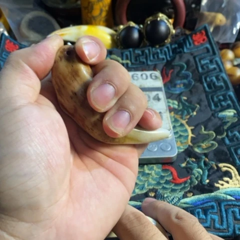 寻呼台的人也太少见