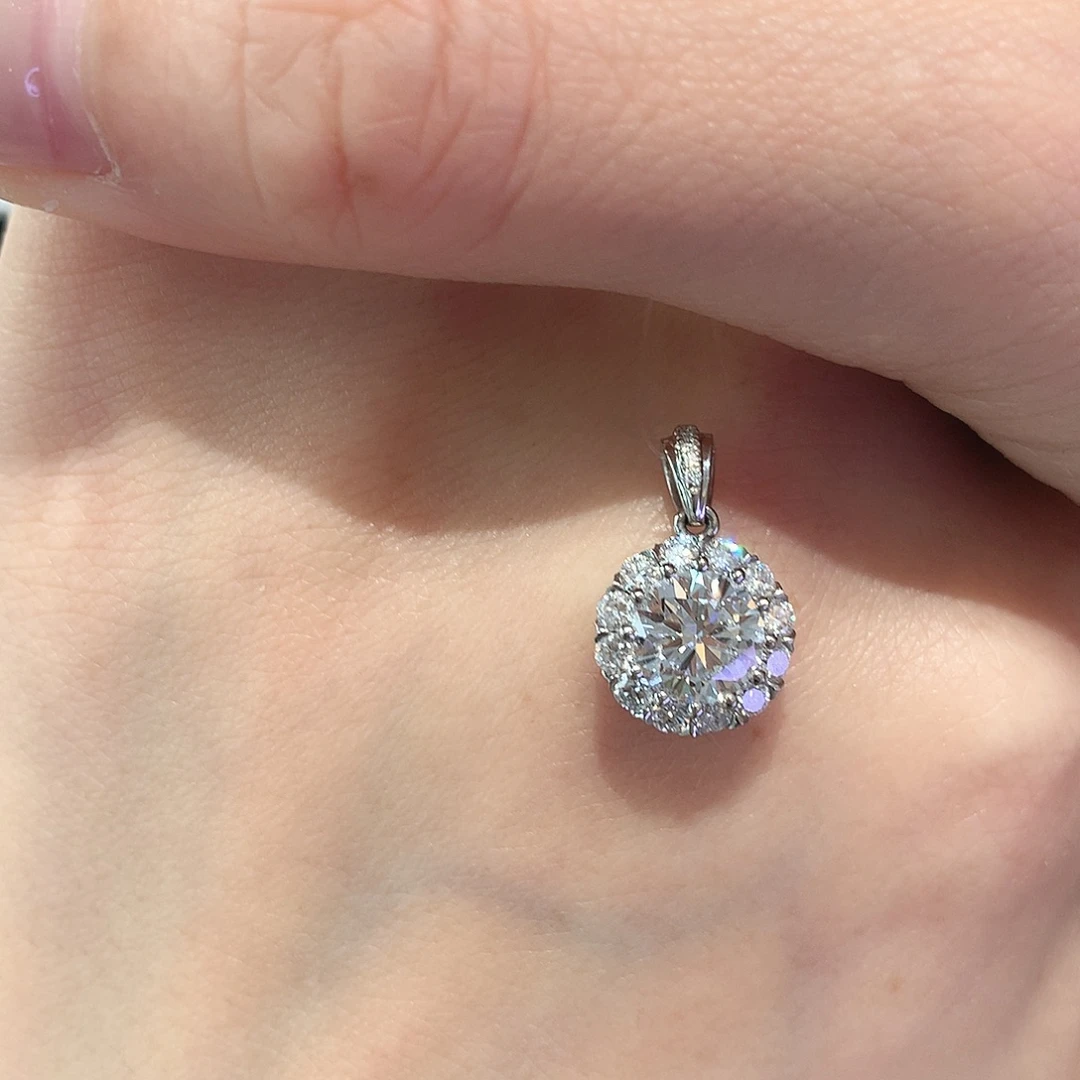 实验室培育钻石铂Pt950镶嵌1克拉元宝吊坠