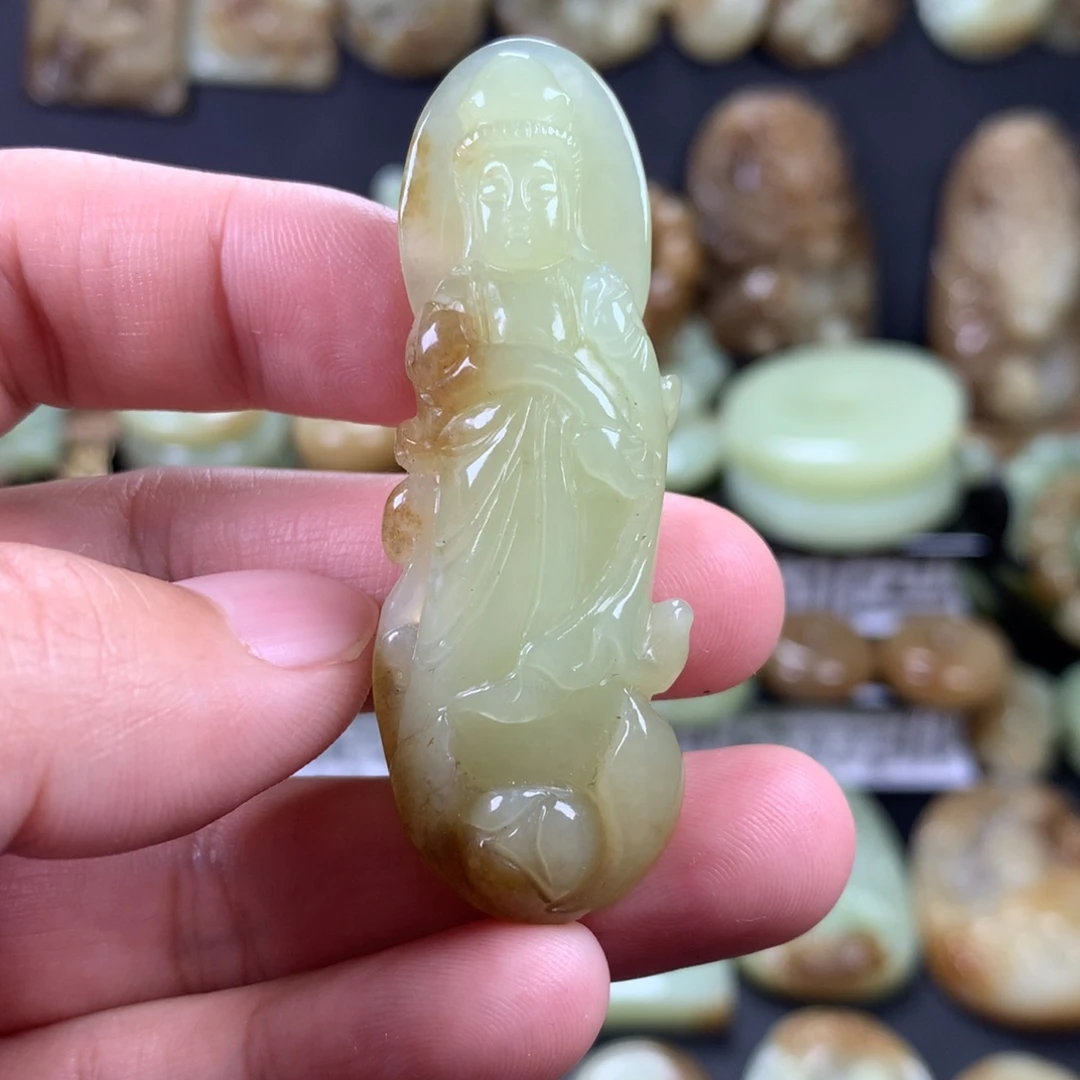 和田玉未镶嵌颈饰