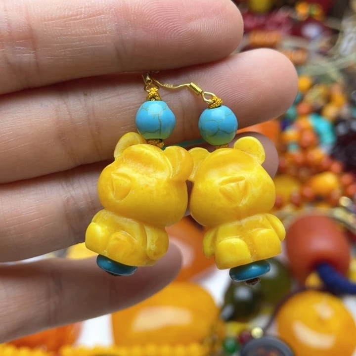 树脂制品83号小熊耳坠