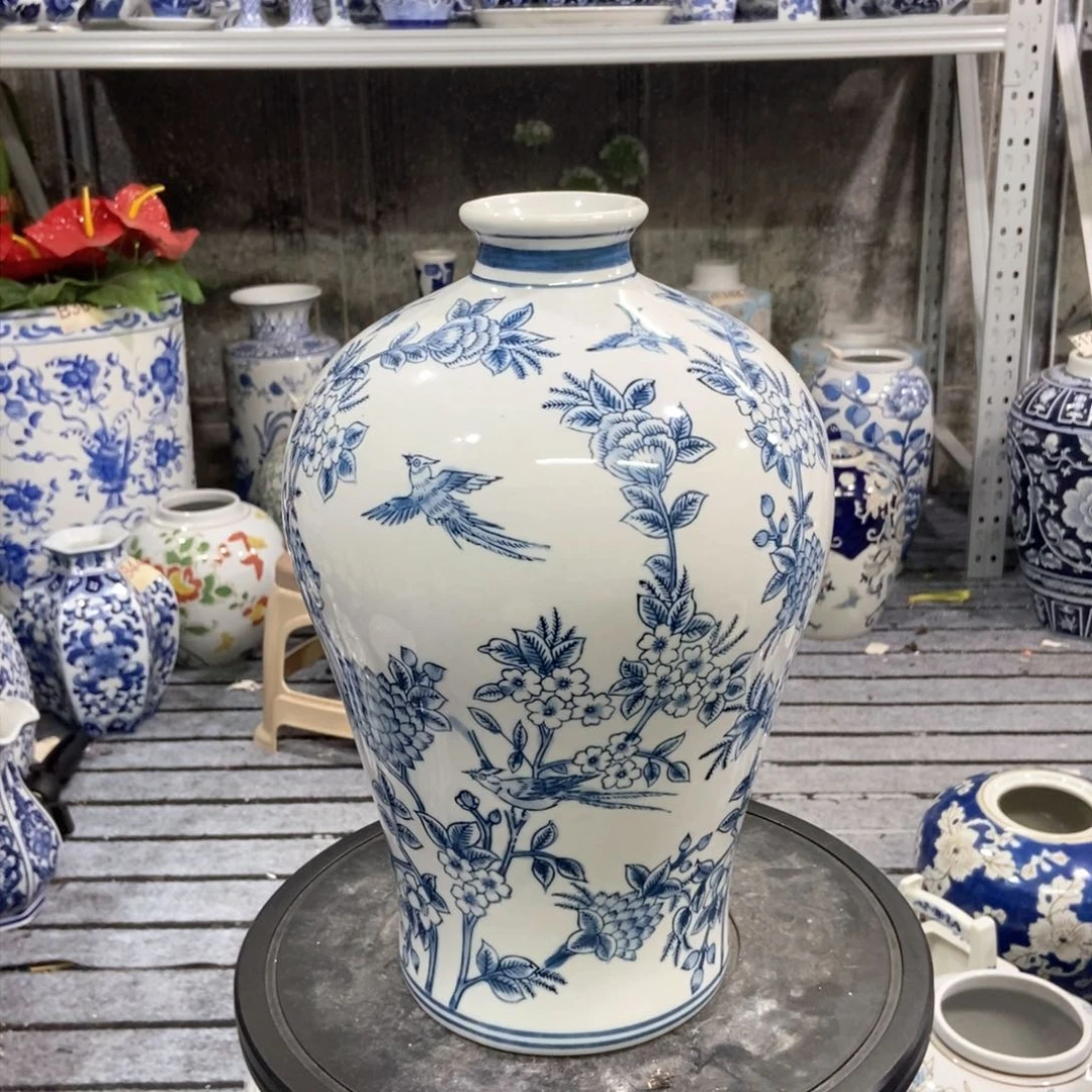 摆件花瓶手绘釉下彩