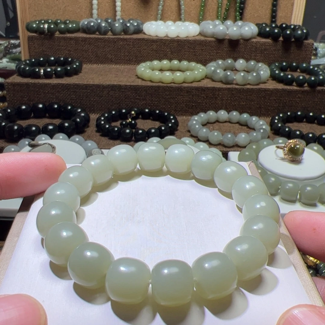 和田玉未镶嵌手串