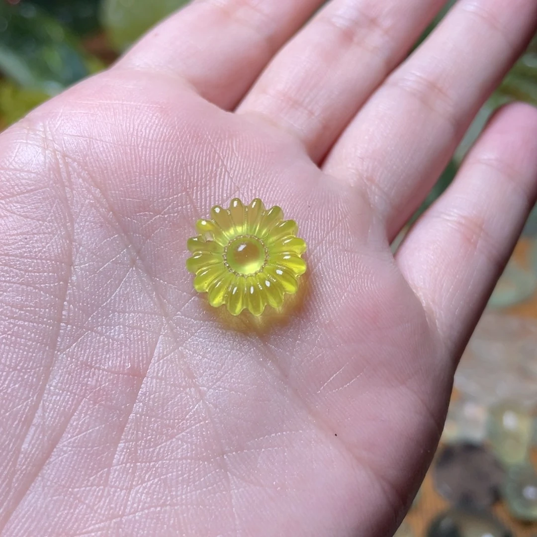 蛇纹石玉未镶嵌吊坠?