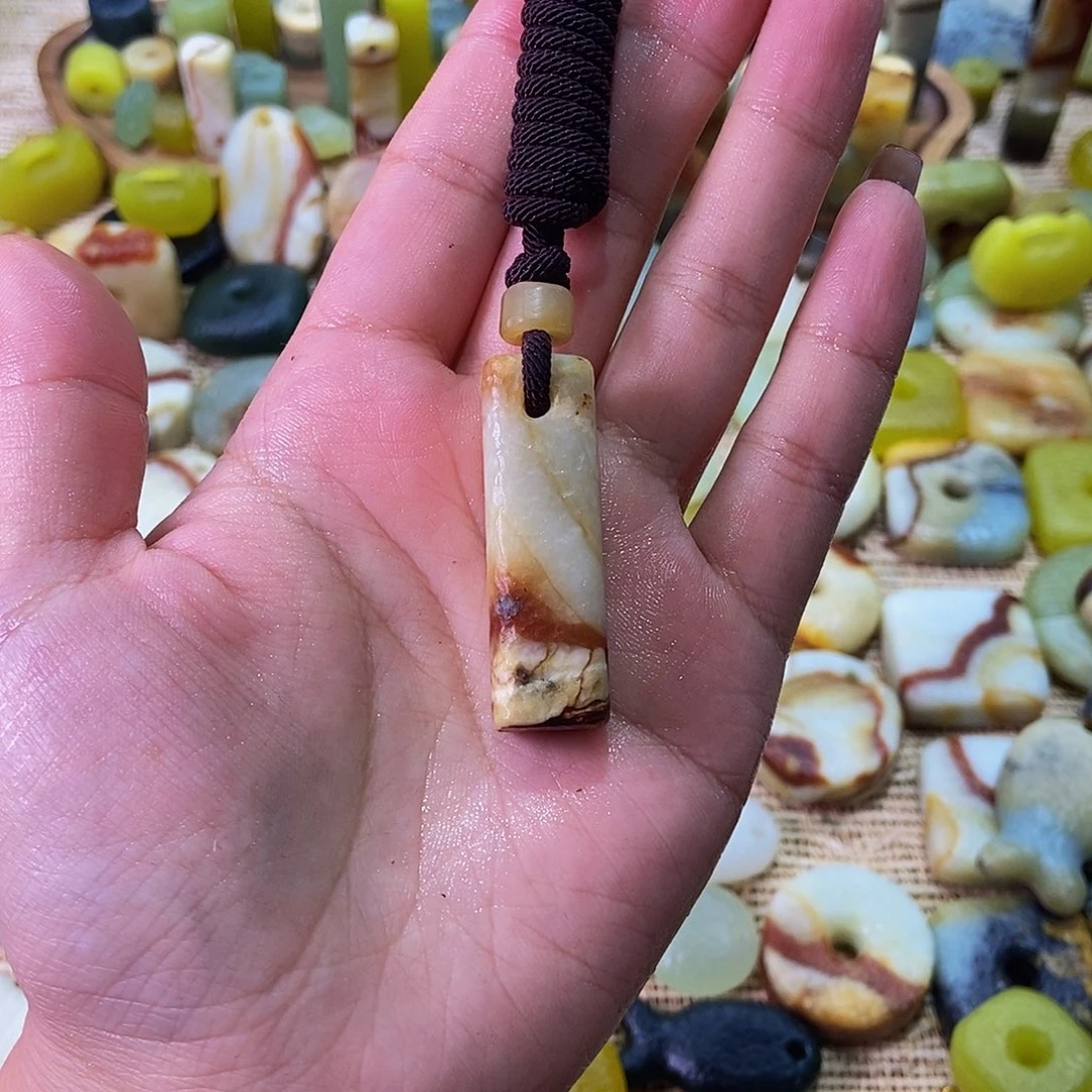 未镶嵌蛇纹石玉挂件