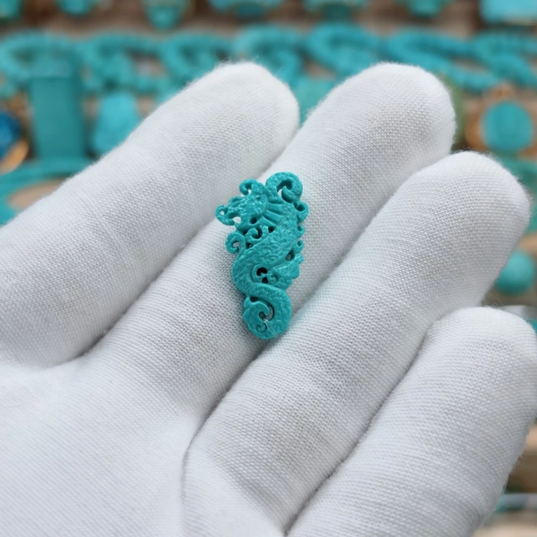 绿松石未镶嵌珠宝奇石