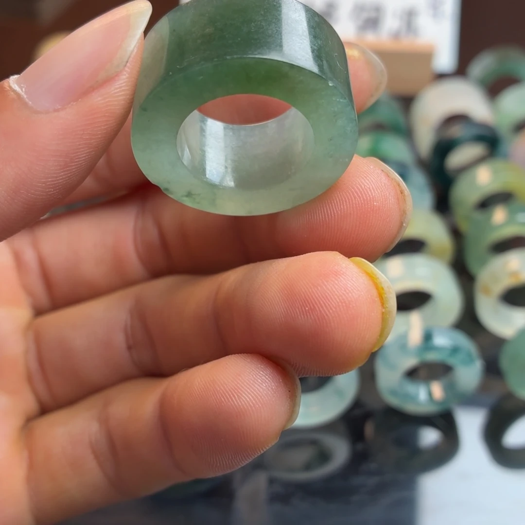 L***C定制翡翠未镶嵌戒指