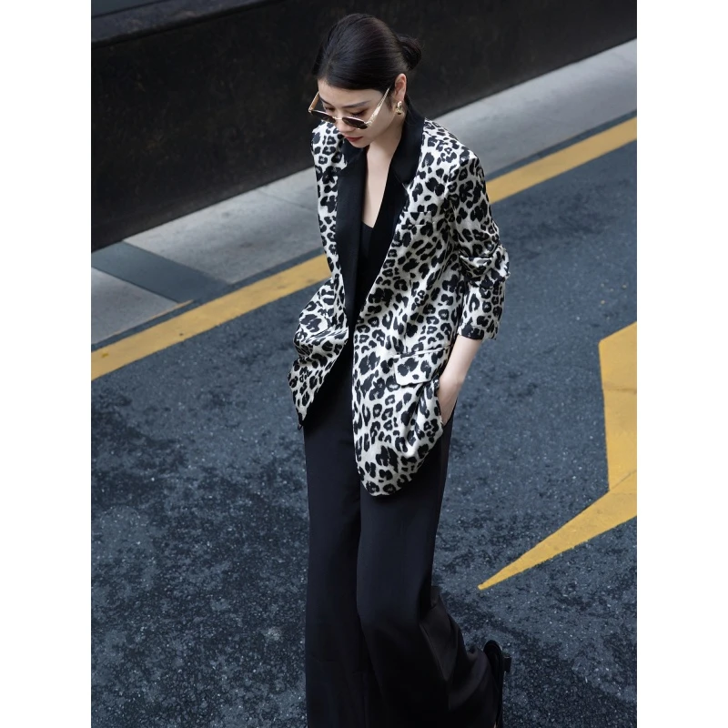 气质精致西装外套女2025早秋新款设计感休闲薄款豹纹西装外套西服