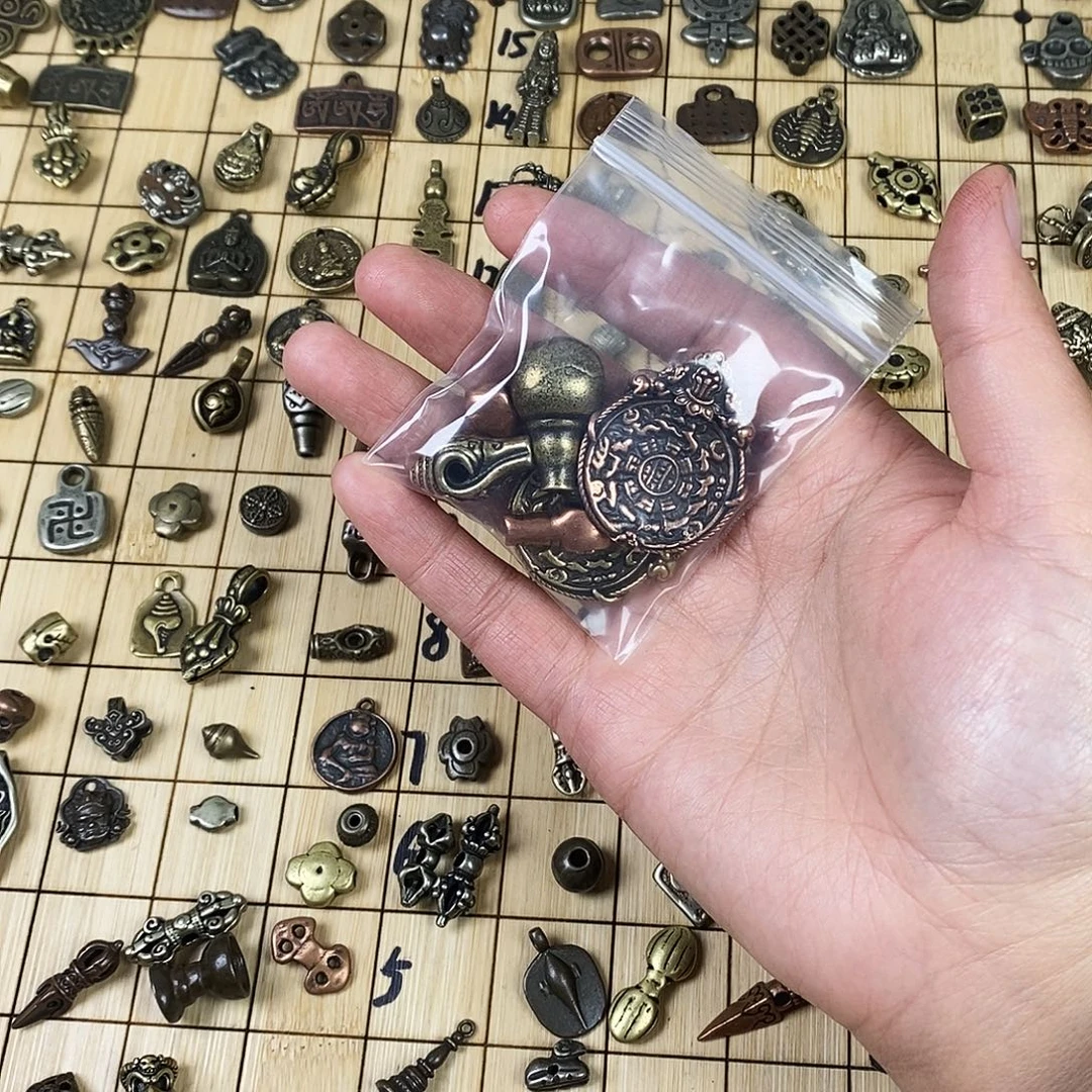 李***碳藏式小元素饰品配饰