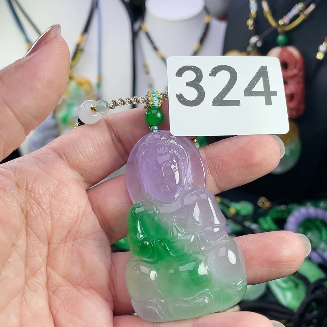 翡翠未镶嵌吊坠(赠链)