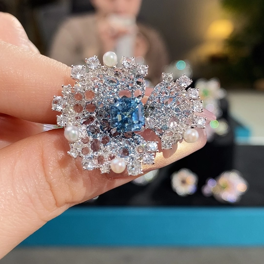 18K金镶嵌戒圈海蓝宝石1.71ct