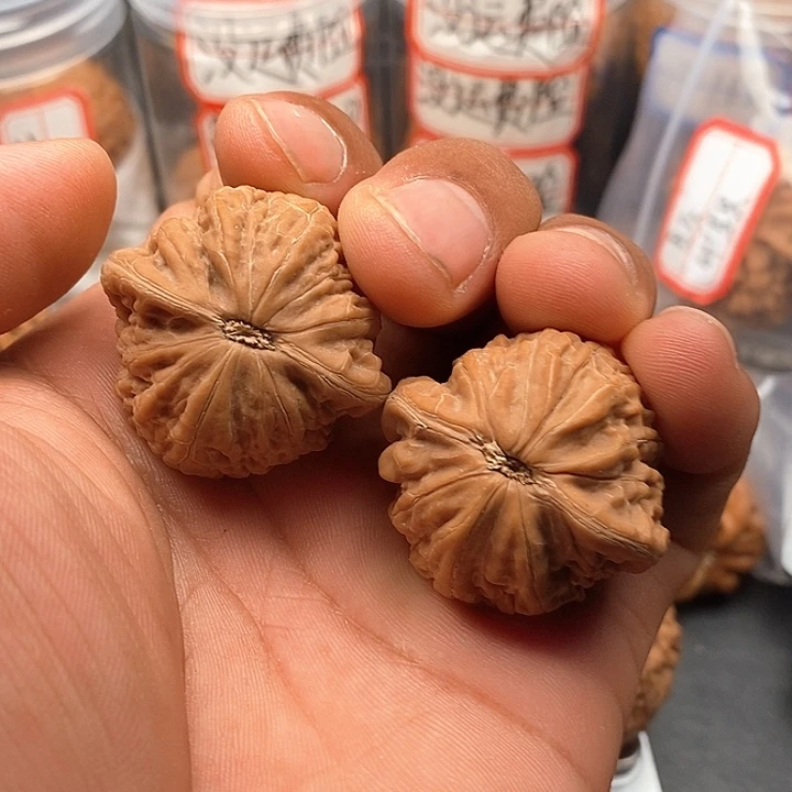 郁***飞把件文玩核桃铁锤35