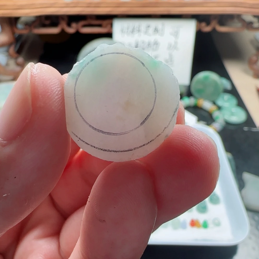 定制翡翠未镶嵌浮力材料