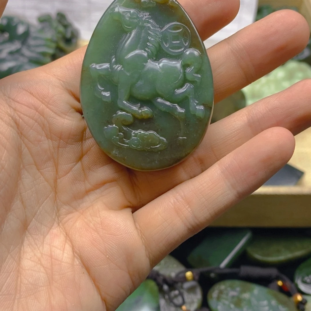 和田玉未镶嵌颈饰