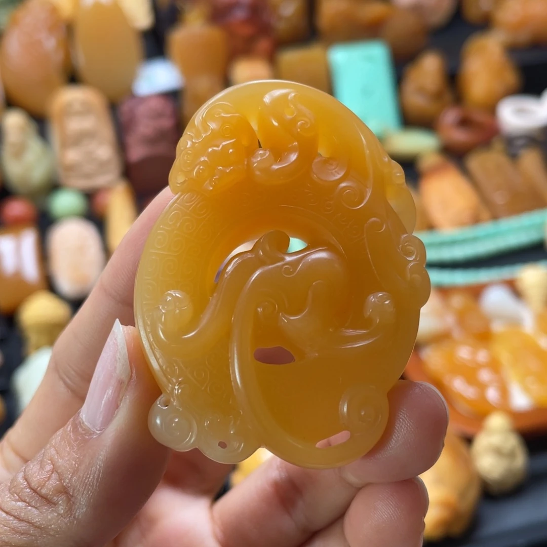 石英质玉（缅黄）未镶嵌颈饰