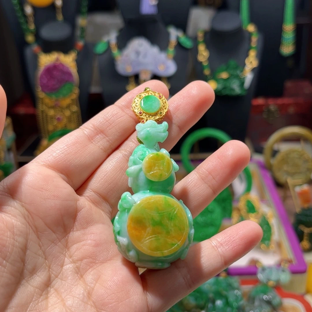 【闪购商品】翡翠吊坠(赠链)未镶嵌 葫芦