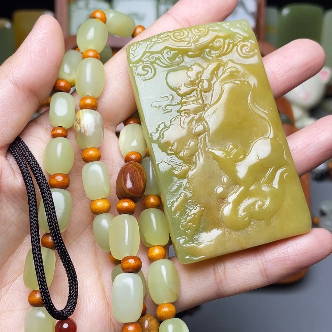 新疆昆仑山脉料生肖鼠