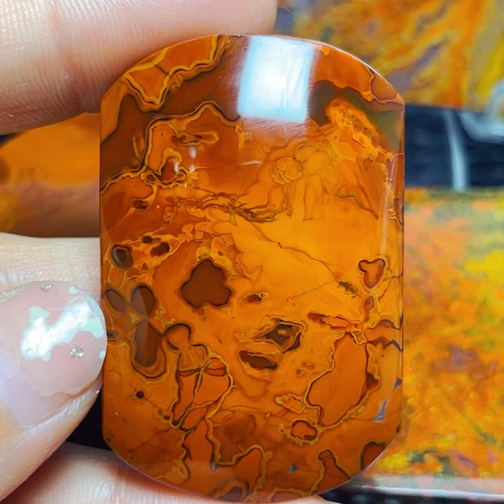 玛瑙/玉髓颈饰未镶嵌小*哥