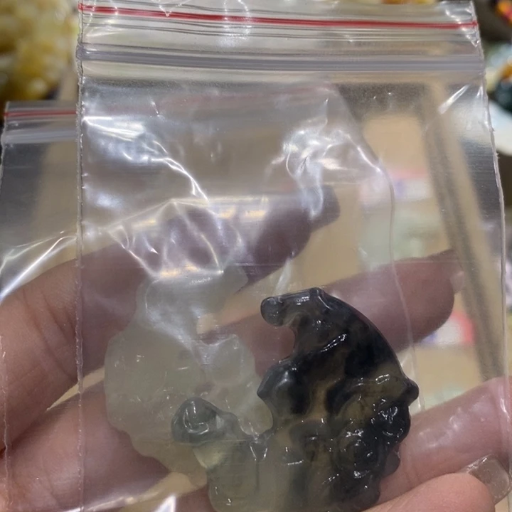 蛇纹石玉未镶嵌颈饰风****败