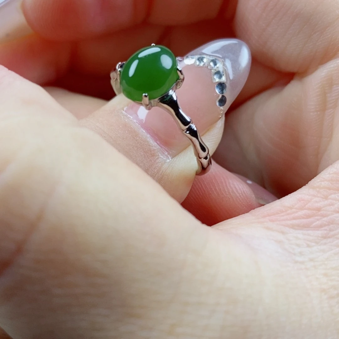 未镶嵌戒指和田玉