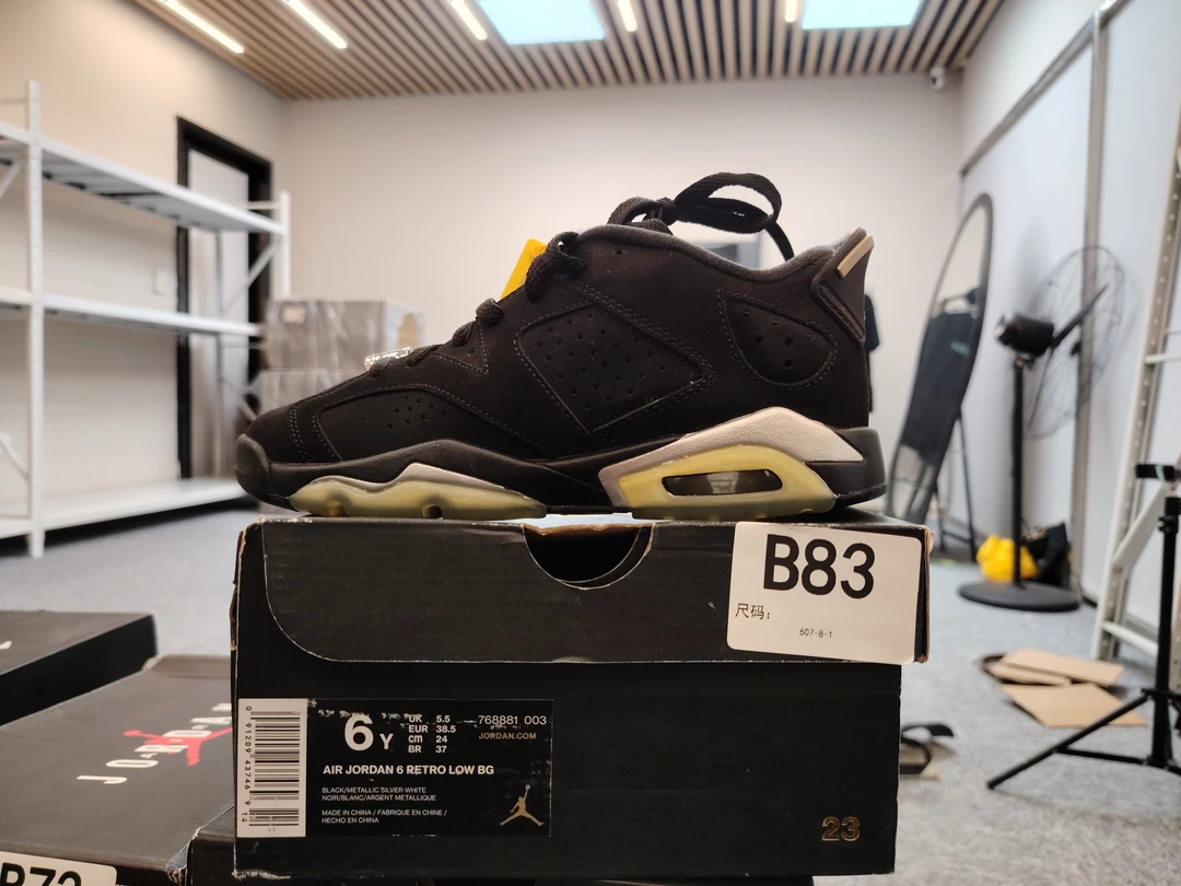nike aj6黑色低帮  全新原盒 38.5码 12.3 bai B83