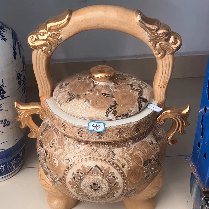 瓷片一只耳朵修补了，