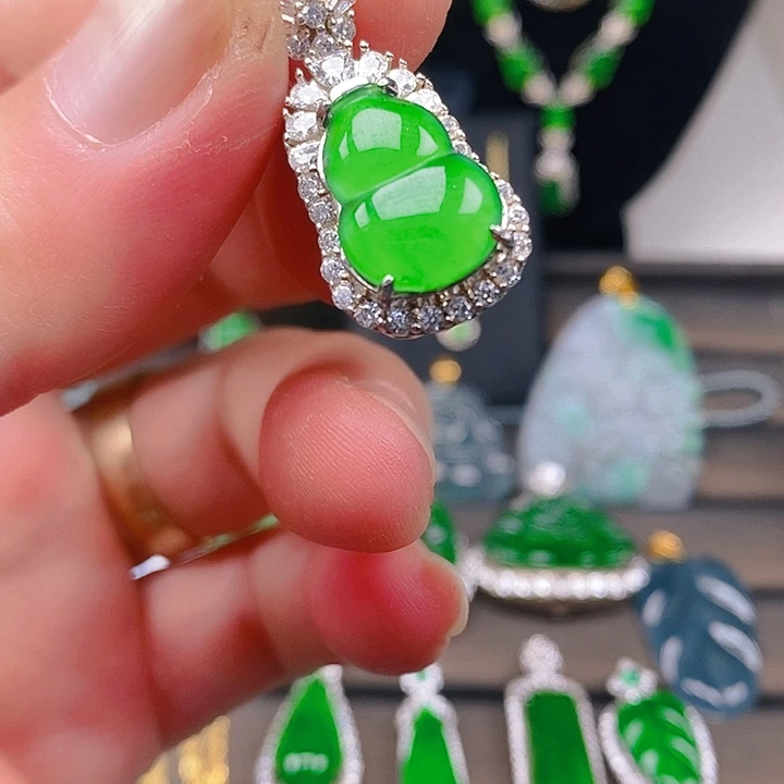 翡翠未镶嵌颈饰天然a货翡翠