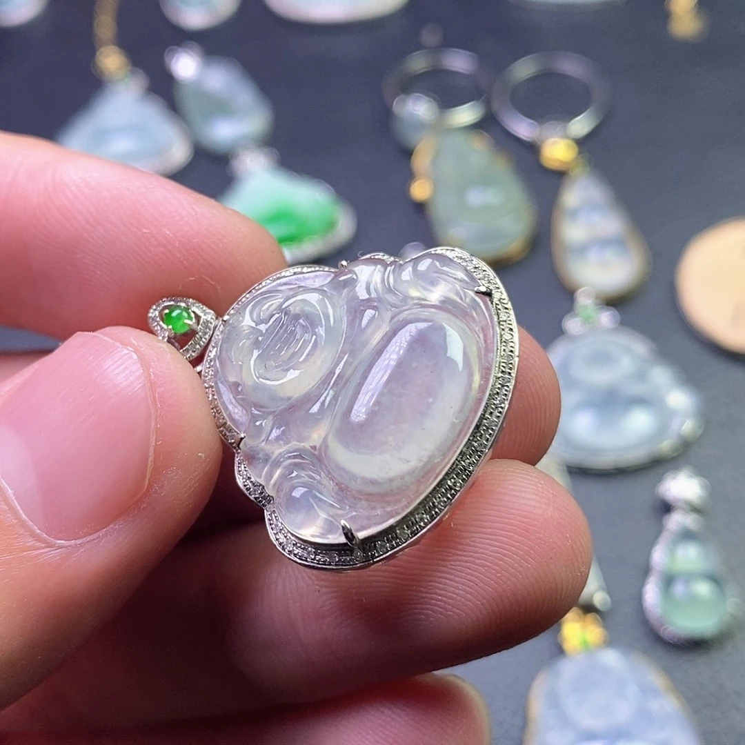 颈饰18K金镶嵌翡翠