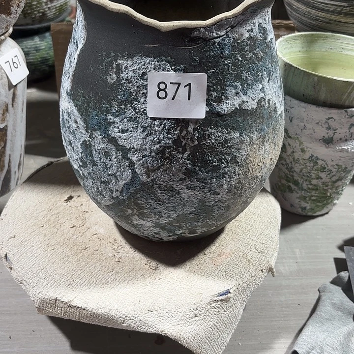 摆件陶高22，口13，无孔，871，瑕疵处理